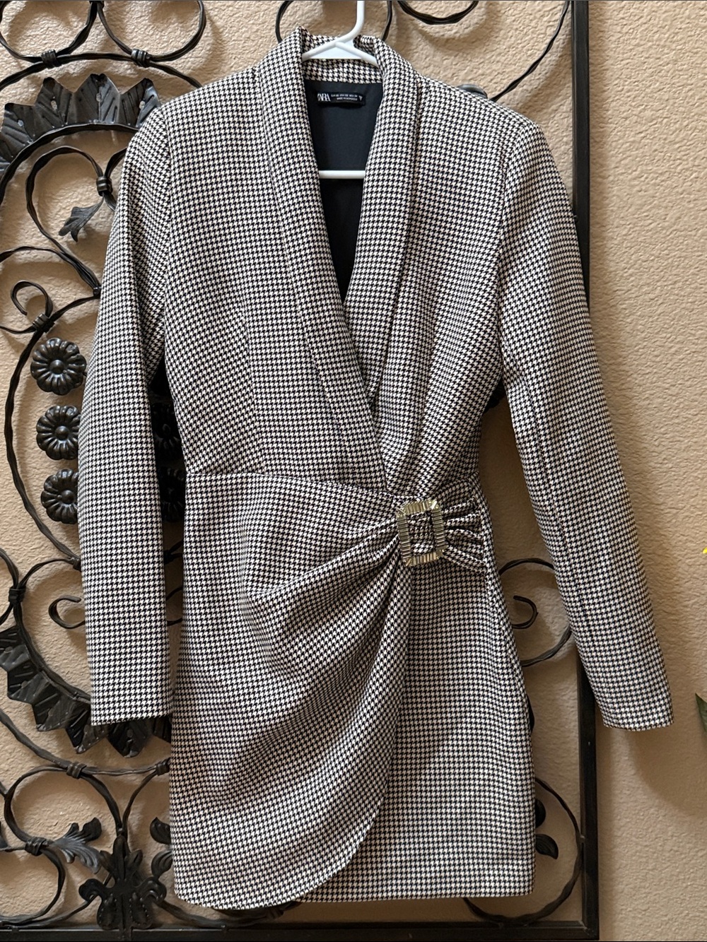 Zara Black & White Houndstooth Long Sleeve Wrap Dress with Buckle Size XS